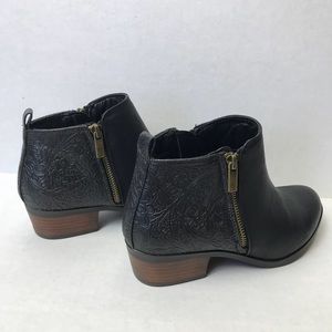 Women’s Black  Ankle Boot Side ZIP 8W Cato